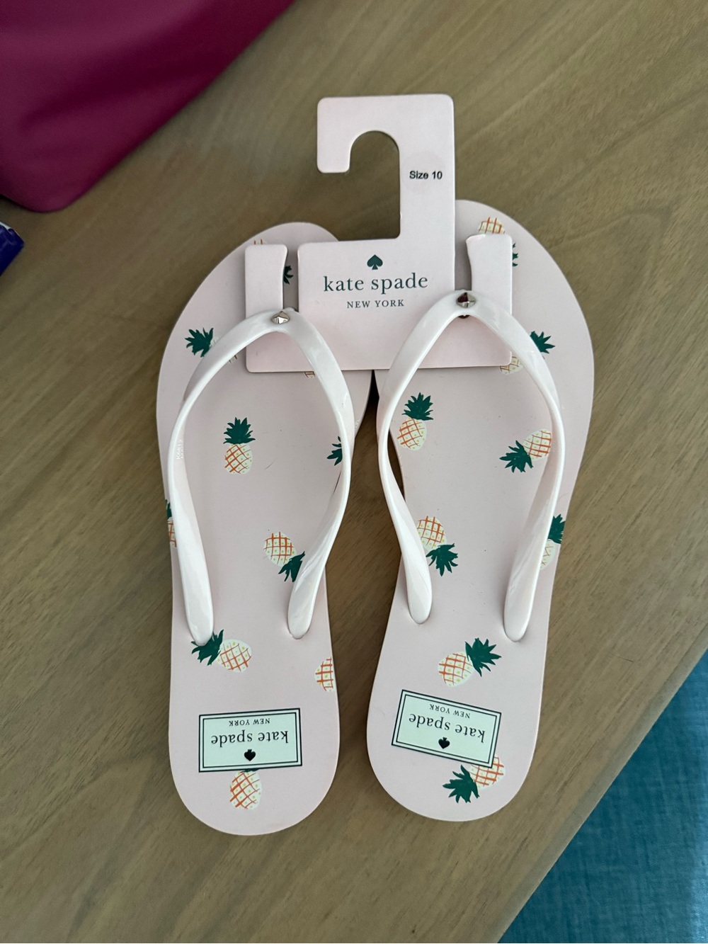NWT Kate Spade Light Pink Pineapple Print Flip Flops sz 10